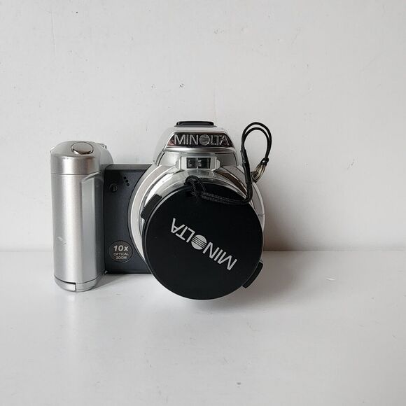 Minolta DiMage Z1 3.2 MP Digital Camera AS IS PARTS ONLY OR REPAIR Vintage - Picture 1 of 10